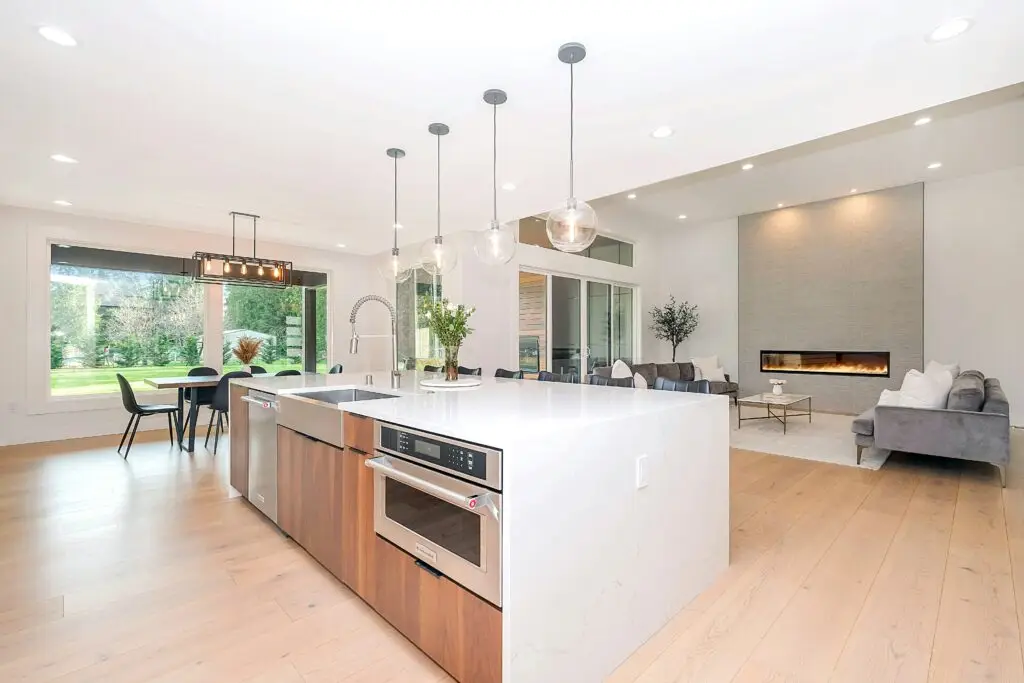 After-renovation cleaning in Barcelona: renovated flat being cleaned