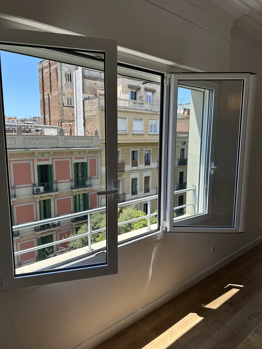 Limpieza fin de alquiler en Terrassa - limpieza de ventanas